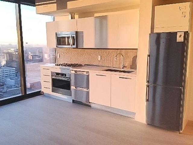 2606 - 224 King St W