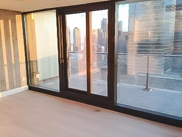 2606 - 224 King St W