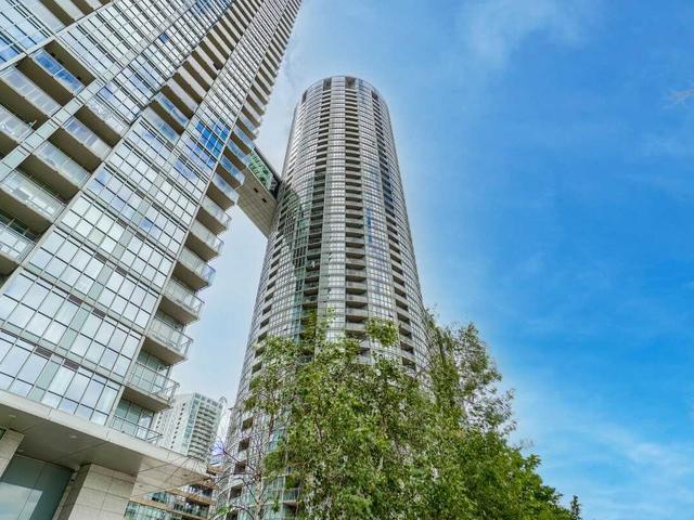 831 - 21 Iceboat Terr