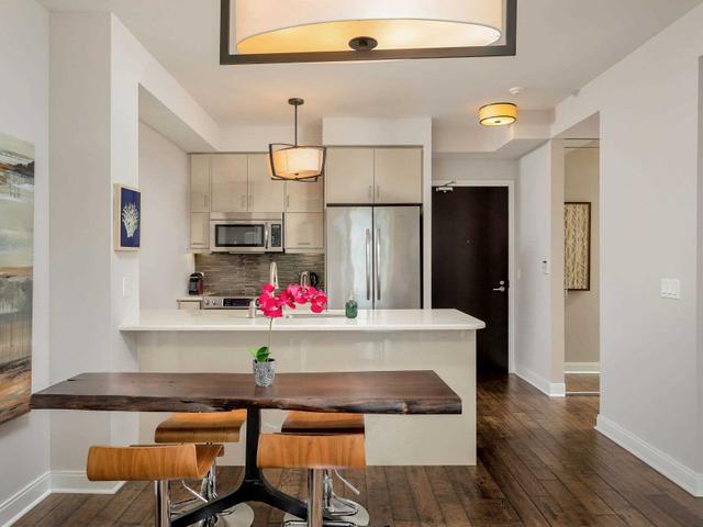 3608 - 825 Church St