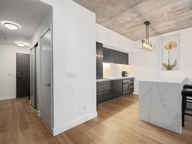 601 - 20 Gladstone Ave