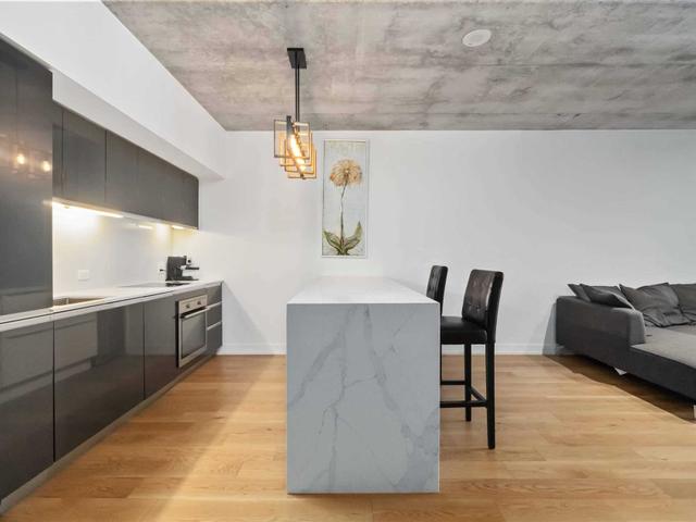 601 - 20 Gladstone Ave