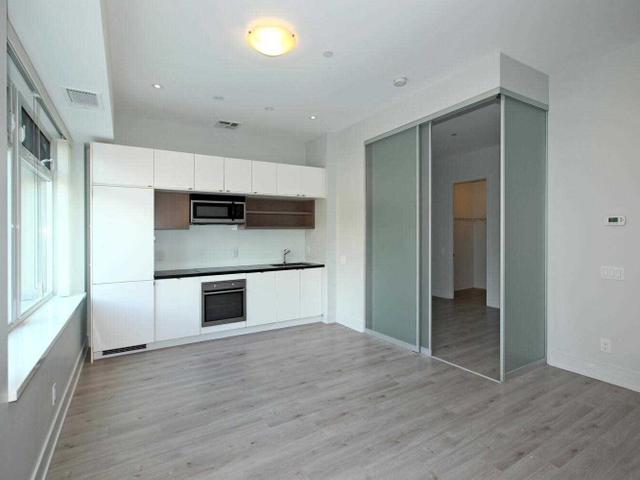 328 - 111 St Clair Ave W