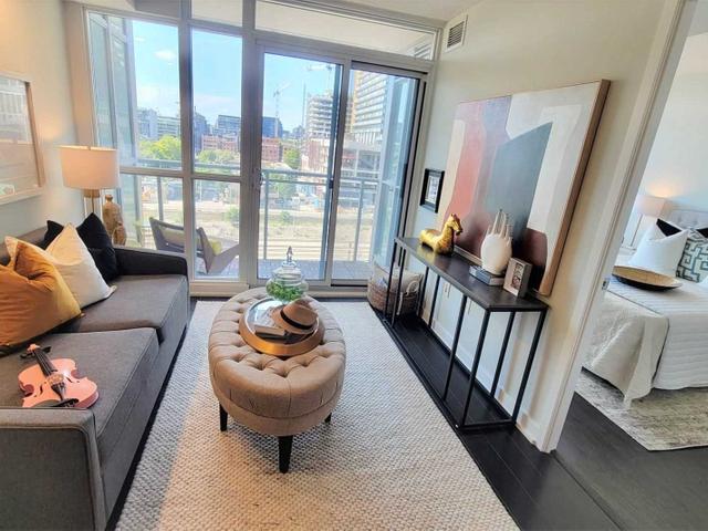 941 - 15 Iceboat Terr