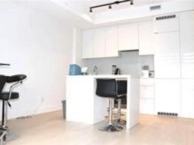 2909 - 7 Greenville St