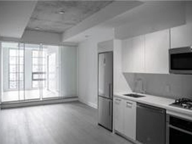 1012 - 608 Richmond St W