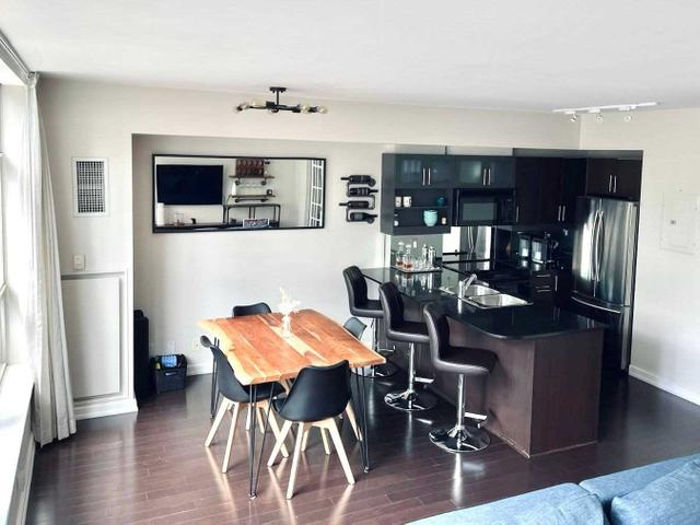 308 - 350 Wellington St W