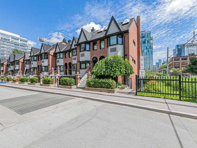 12B - 570 Wellington St W