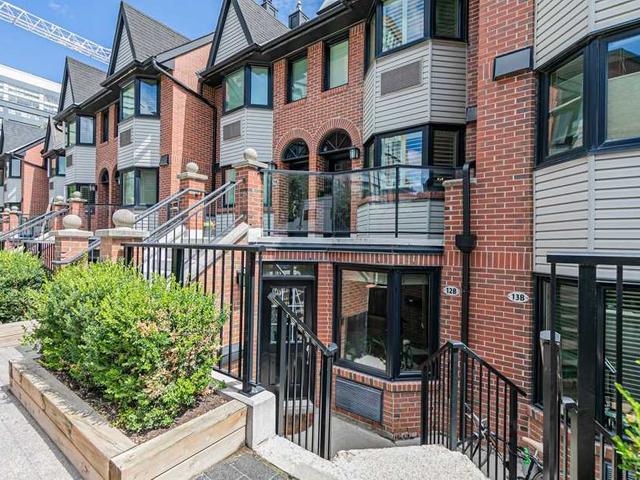 12B - 570 Wellington St W