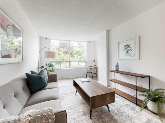 205 - 300 Balliol St