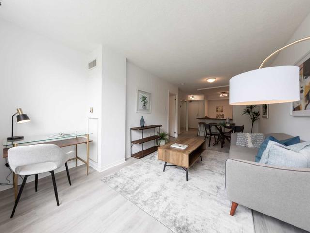 205 - 300 Balliol St