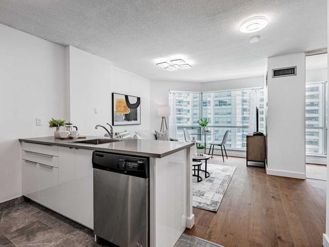 1113 - 10 Queens Quay W