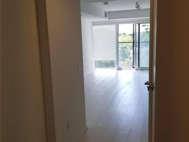 721 - 8 Hillsdale Ave