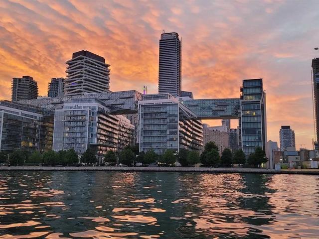 616 - 15 Queens Quay E