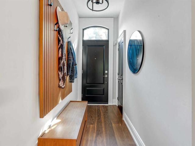 2 Ottawa St