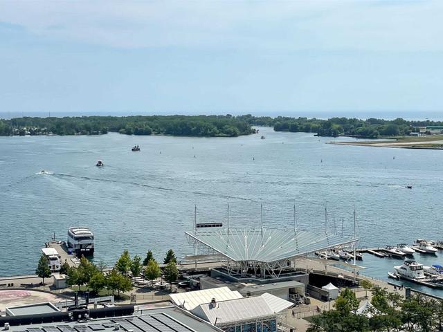 1711 - 218 Queens Quay W