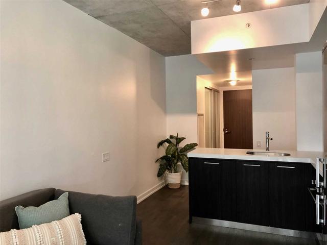 337 - 461 Adelaide St W