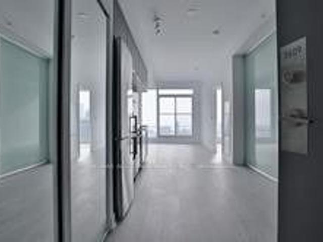 3609Den - 181 Dundas St E