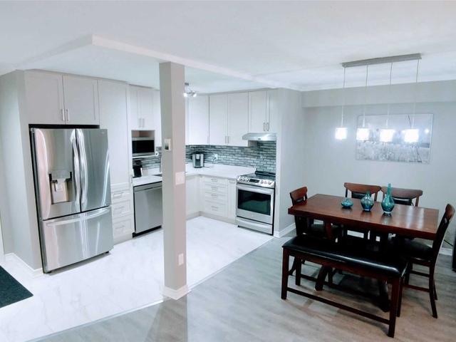 312 - 60 Pavane Link Way W