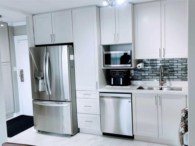 312 - 60 Pavane Link Way W