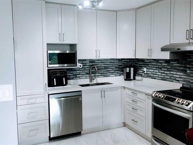 312 - 60 Pavane Link Way W