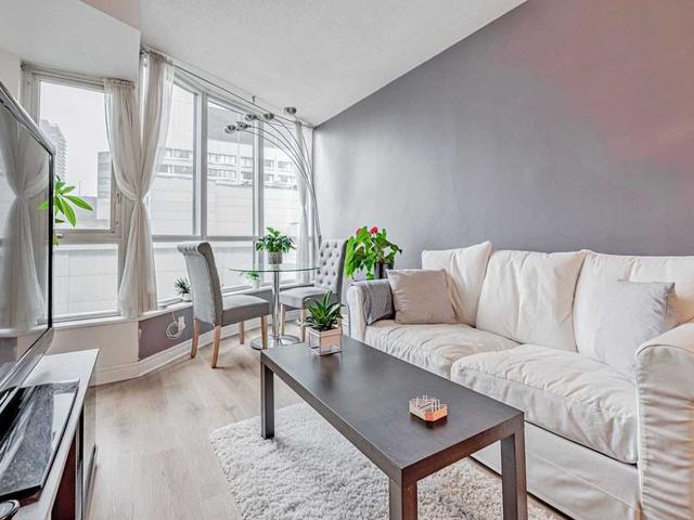 1005 - 55 Bloor St E