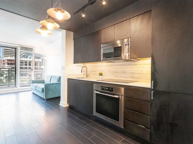 343 - 10 Capreol Crt