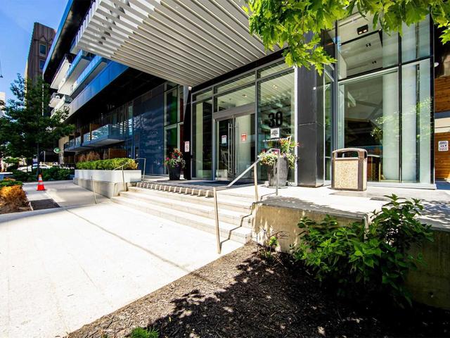 PH09 - 30 Roehampton Ave