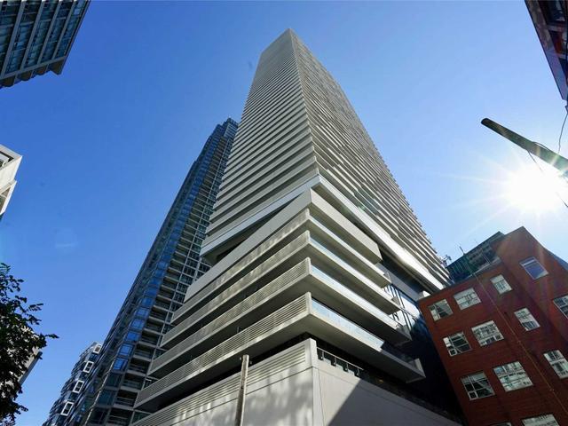 1007 - 2221 Yonge St