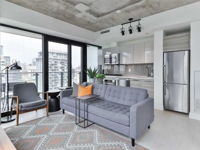 2801 - 224 King St W