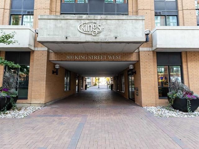 PH808 - 800 King St W