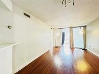 1207 - 1001 Bay St