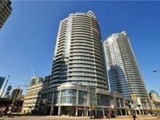 2004 - 218 Queens Quay W