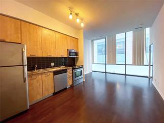 215 - 832 Bay St