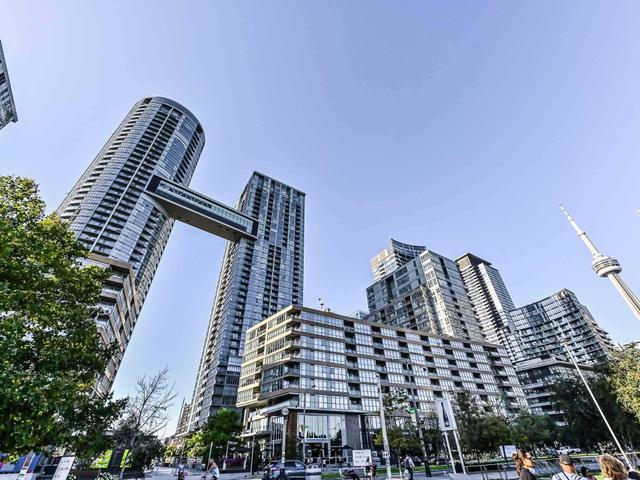 723 - 21 Iceboat Terr