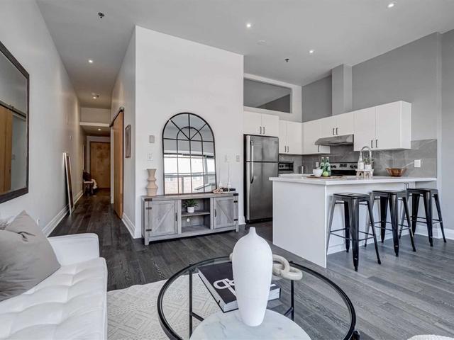 705 - 700 King  St W