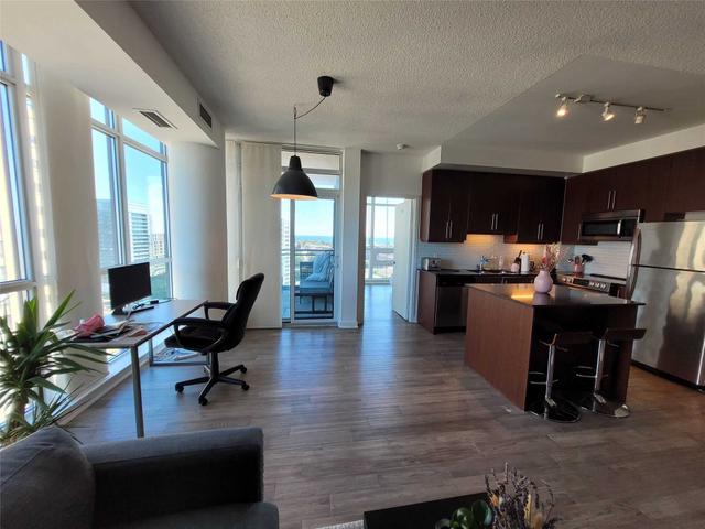 1409 - 1171 Queen St W