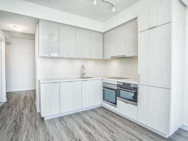 2101 - 158 Front St E