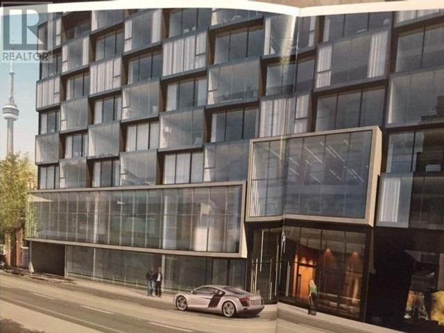 1215 - 629 King St W