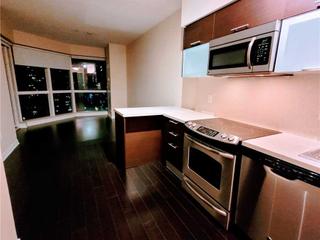 2816 - 386 Yonge St