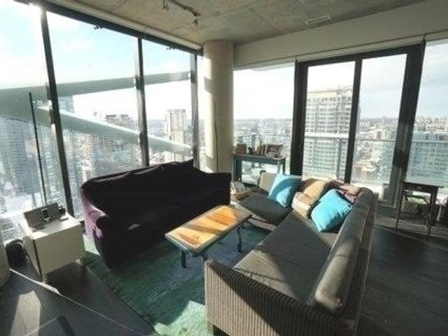 3701 - 224 King St W