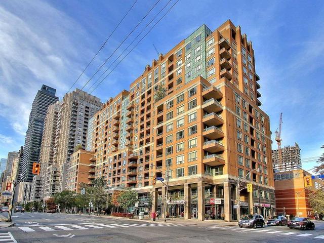 810 - 889 Bay St