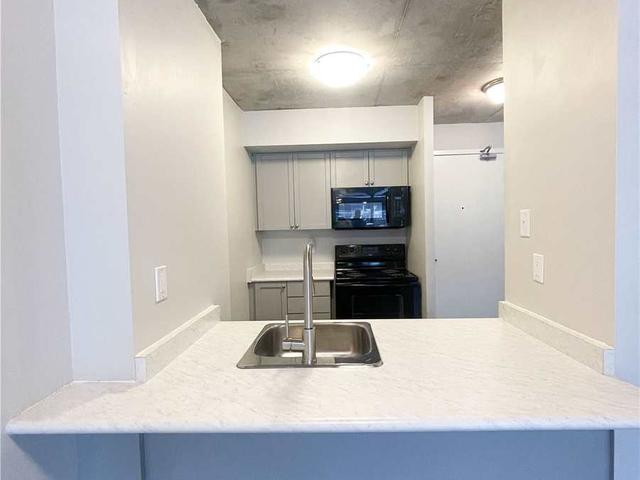 225 - 1029 King St W