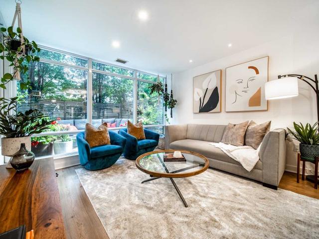 208 - 25 Telegram Mews