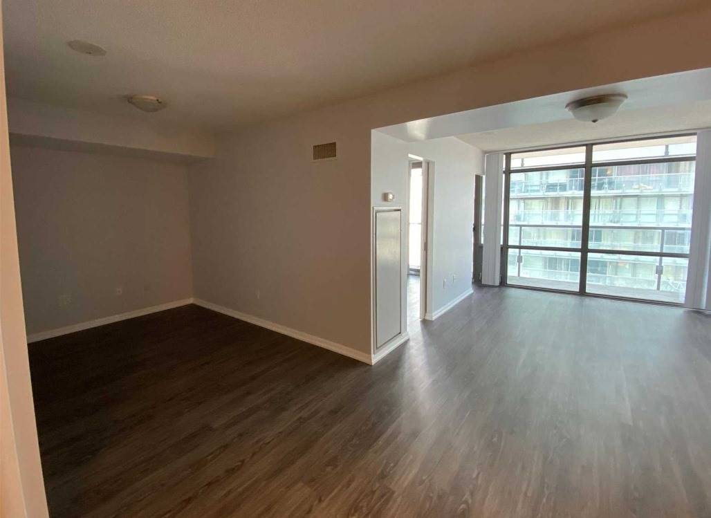 1910 38 Grenville St, Leased, C5735989 Condos.ca