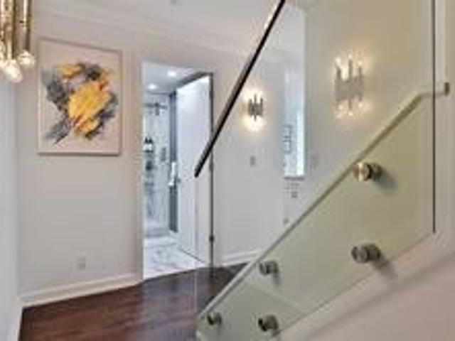 1125 - 36 Blue Jays Way