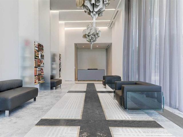 1221 - 8 Hillsdale Ave