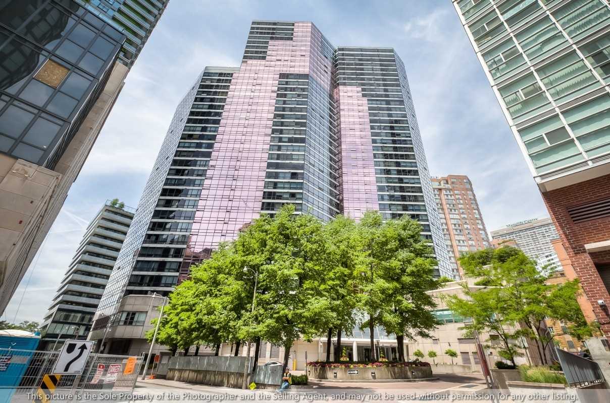 1813 1001 Bay St, Toronto Leased, C5748583 Condos.ca