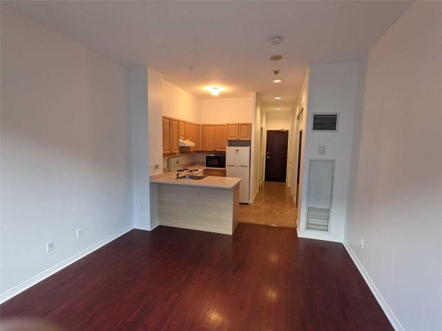 802 - 7 King St E