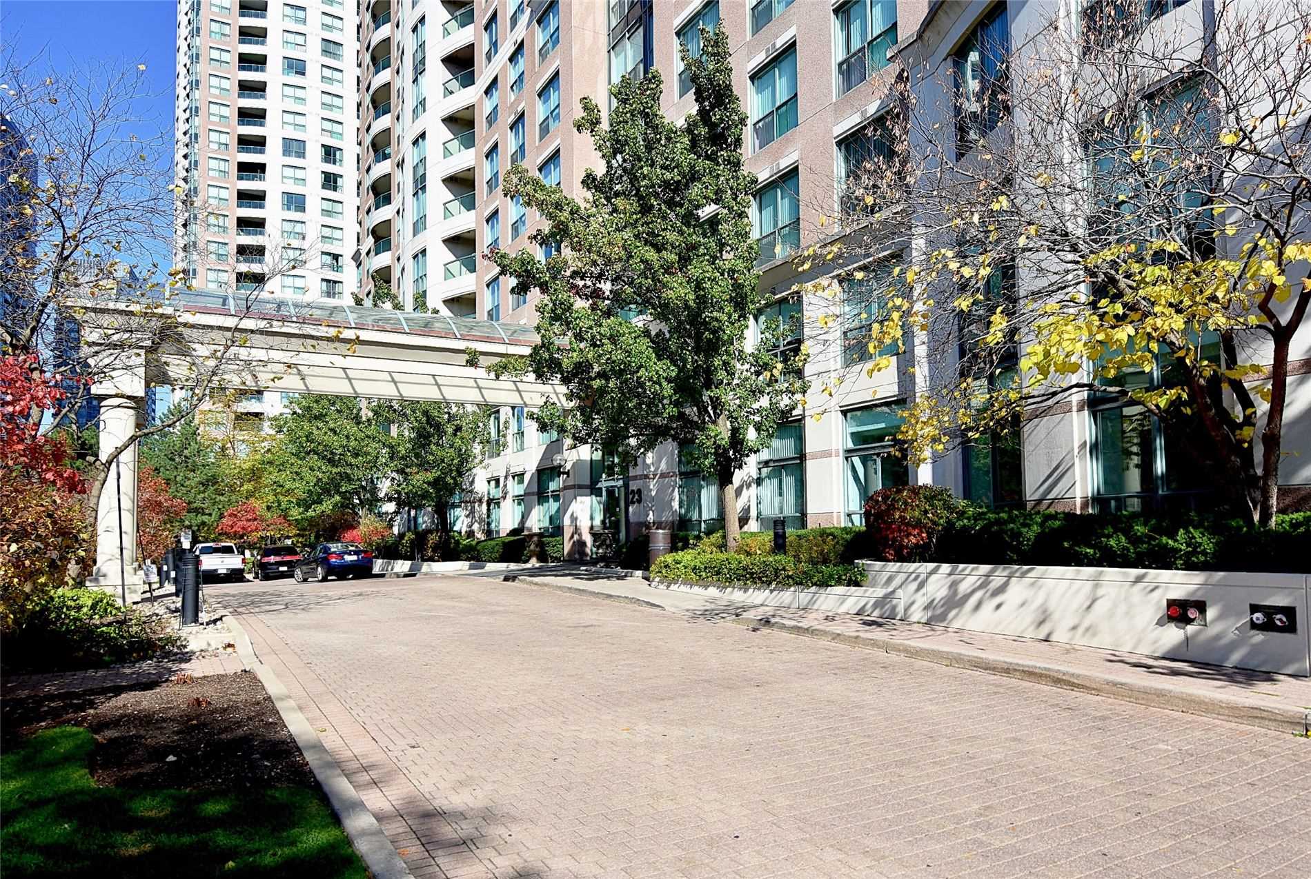 2015 23 Lorraine Dr, North York Leased, C5767585 Condos.ca